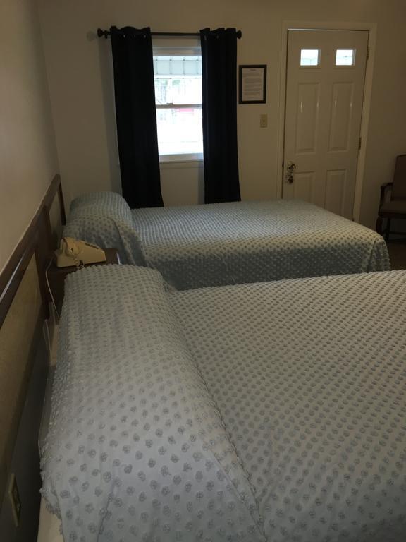 Mcgregor Inn Motel Wilton Екстер'єр фото