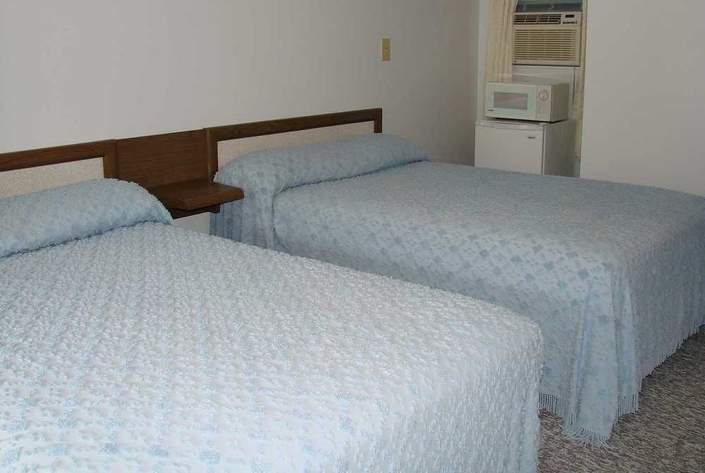 Mcgregor Inn Motel Wilton Екстер'єр фото