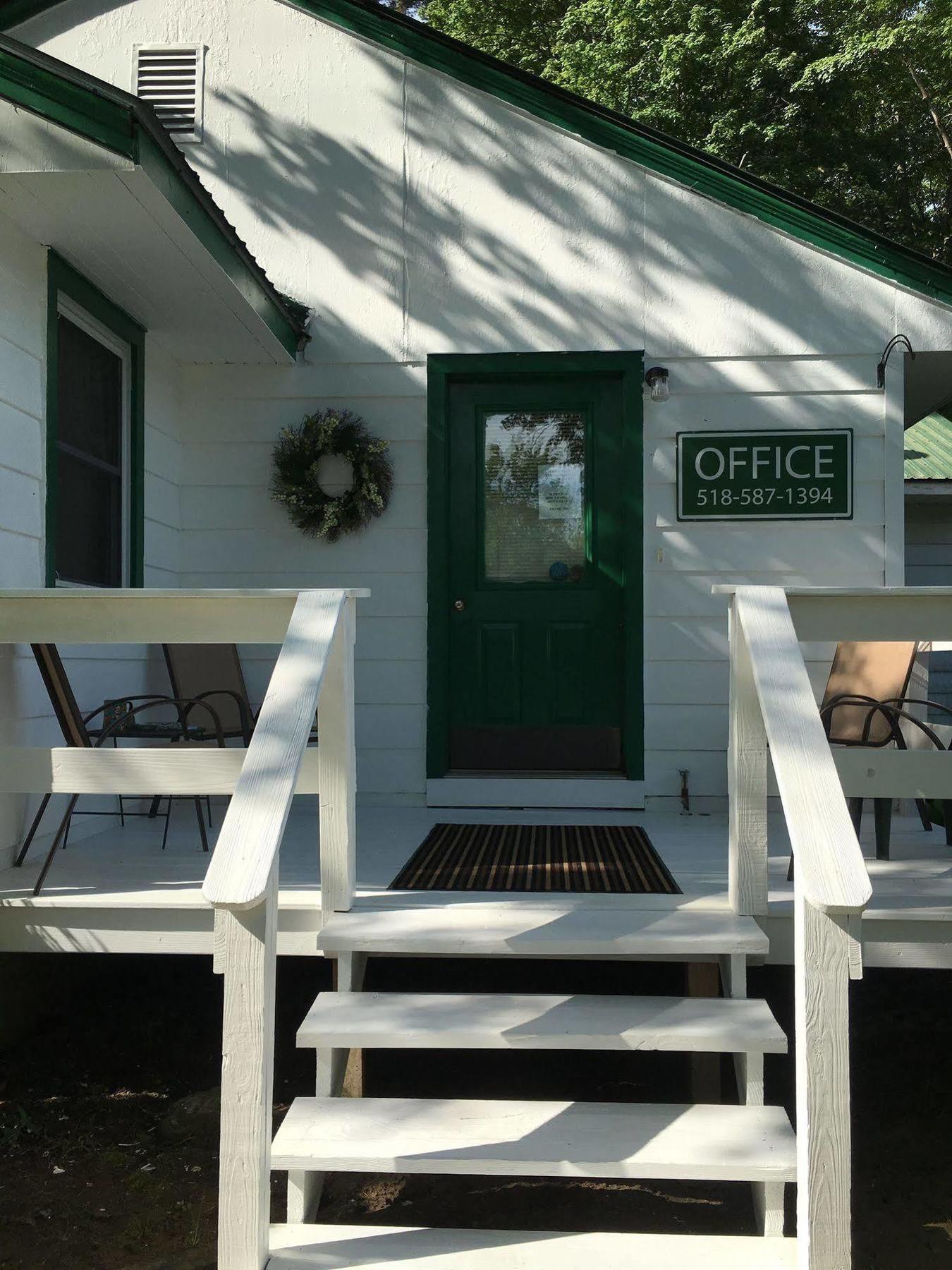Mcgregor Inn Motel Wilton Екстер'єр фото